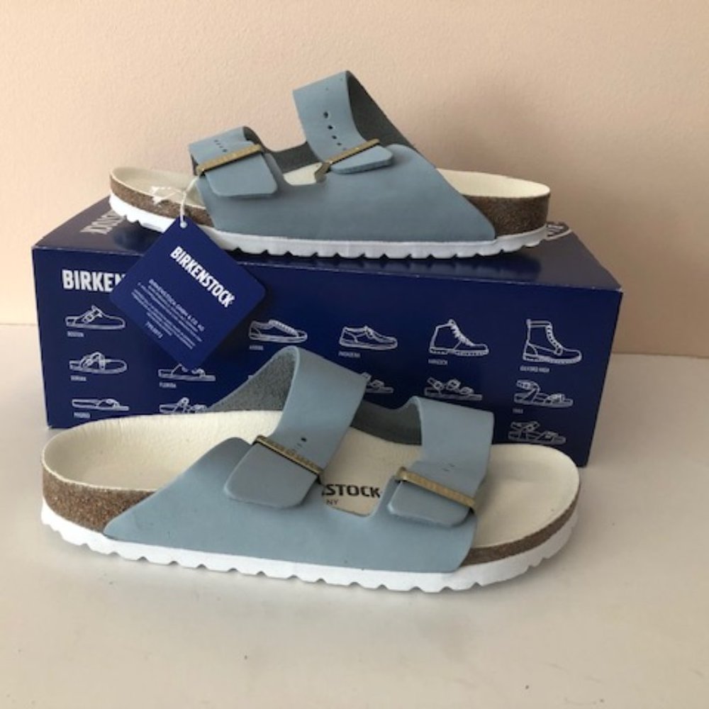 Birkenstock Arizona leather blue sandal. Size: 8, 9